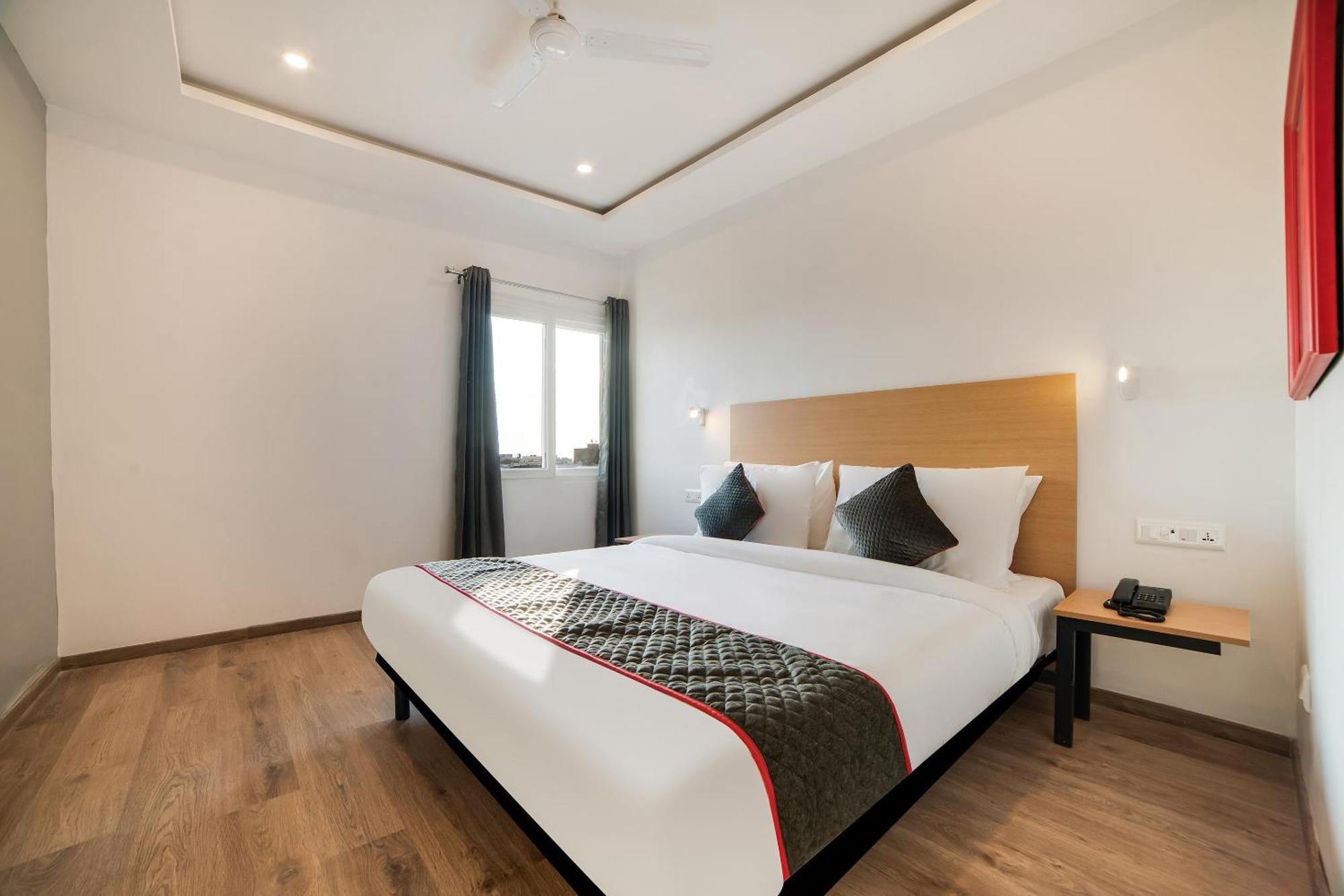 Townhouse Ss Aero Prime Hotel Shamshabad Exterior photo
