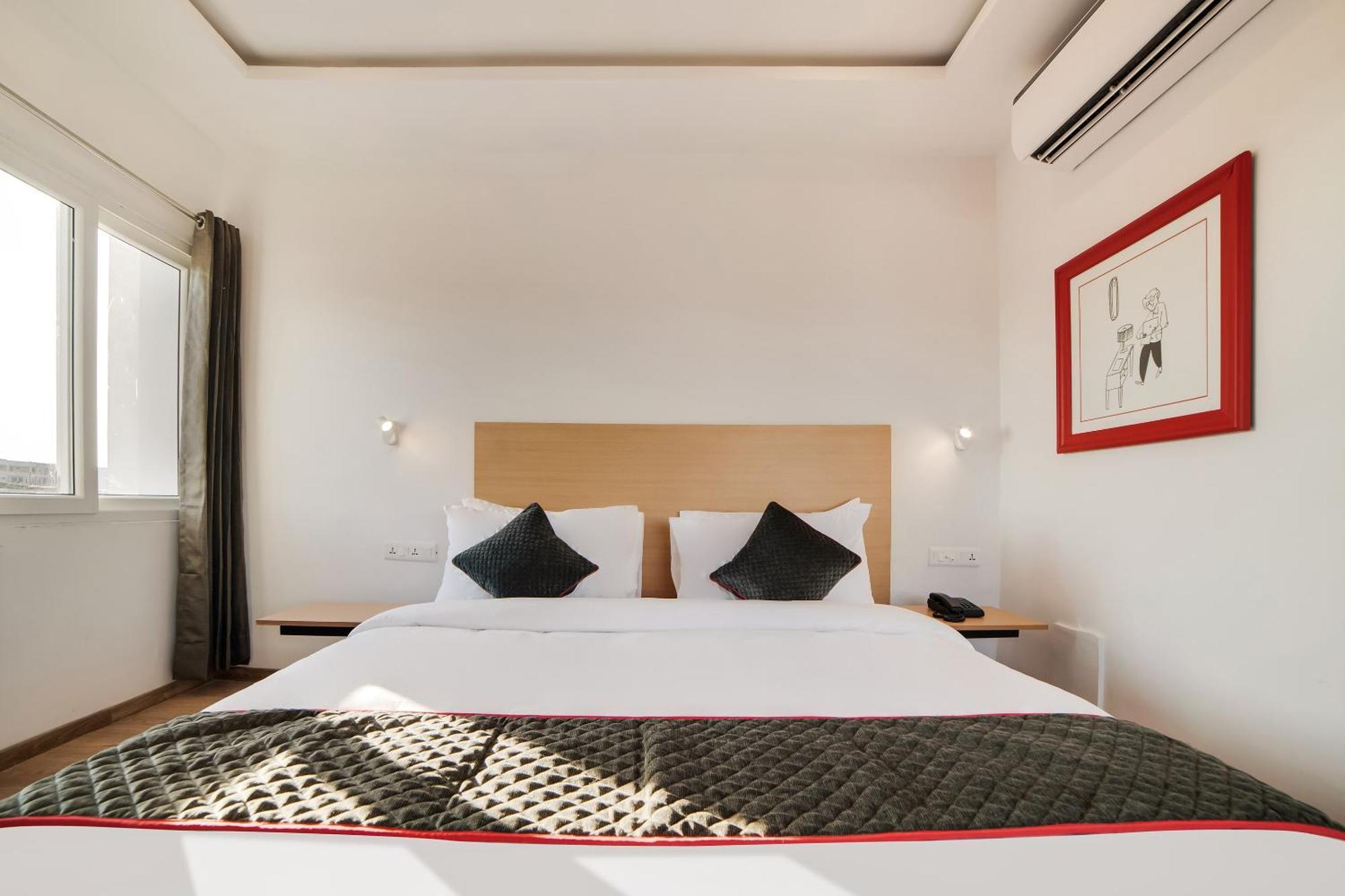 Townhouse Ss Aero Prime Hotel Shamshabad Exterior photo