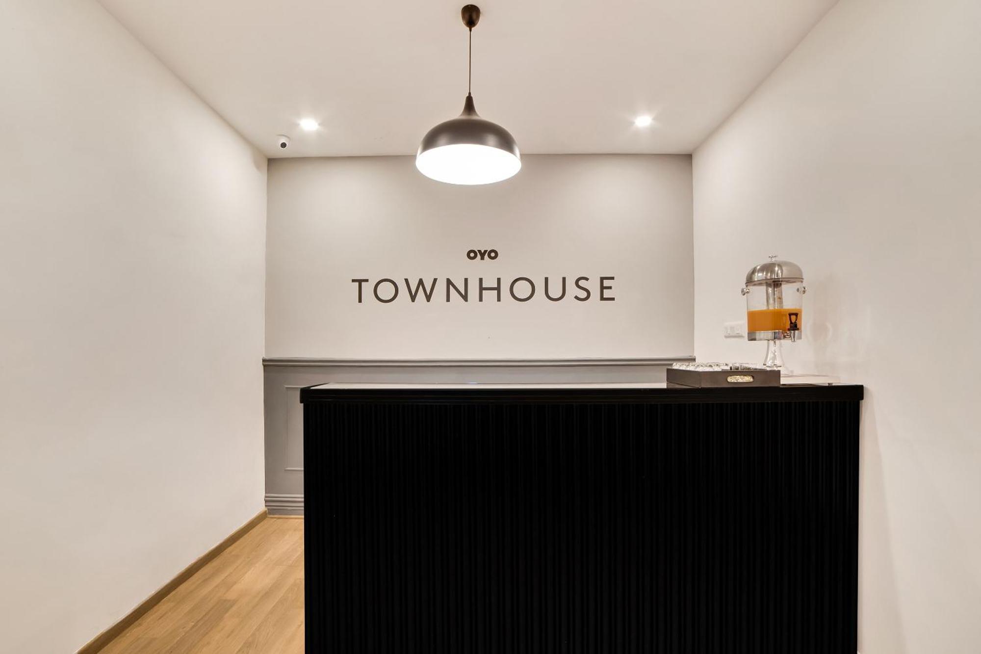 Townhouse Ss Aero Prime Hotel Shamshabad Exterior photo