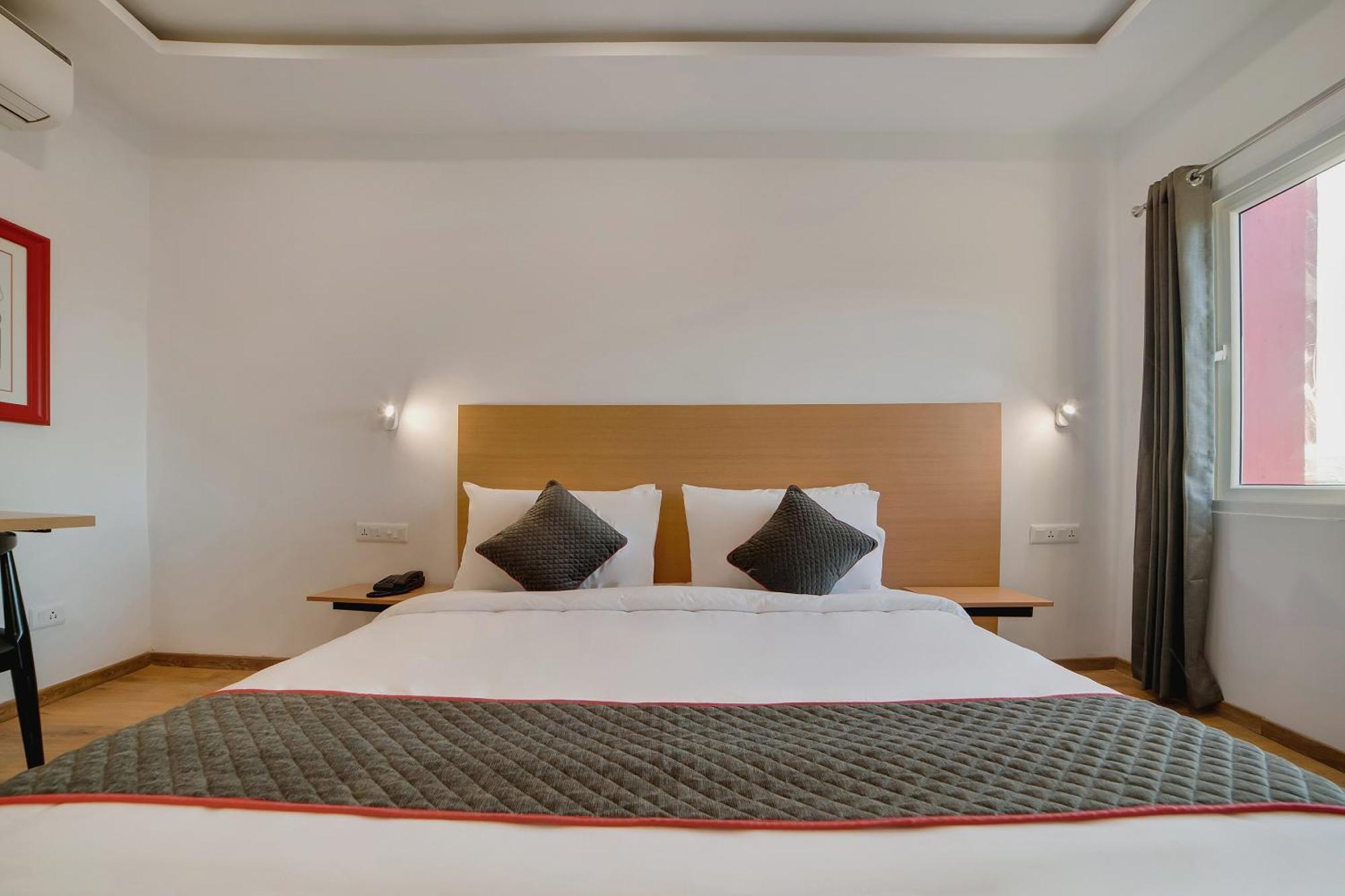 Townhouse Ss Aero Prime Hotel Shamshabad Exterior photo