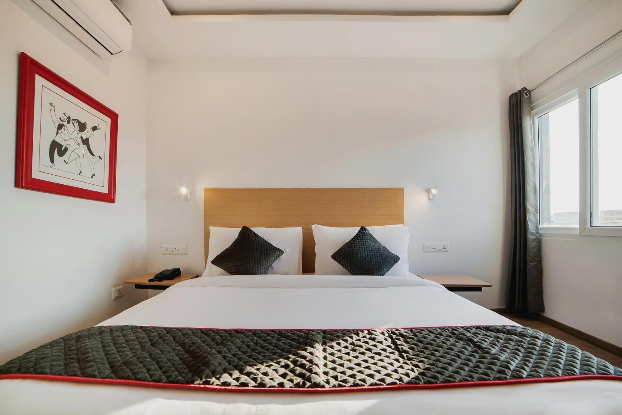 Townhouse Ss Aero Prime Hotel Shamshabad Exterior photo