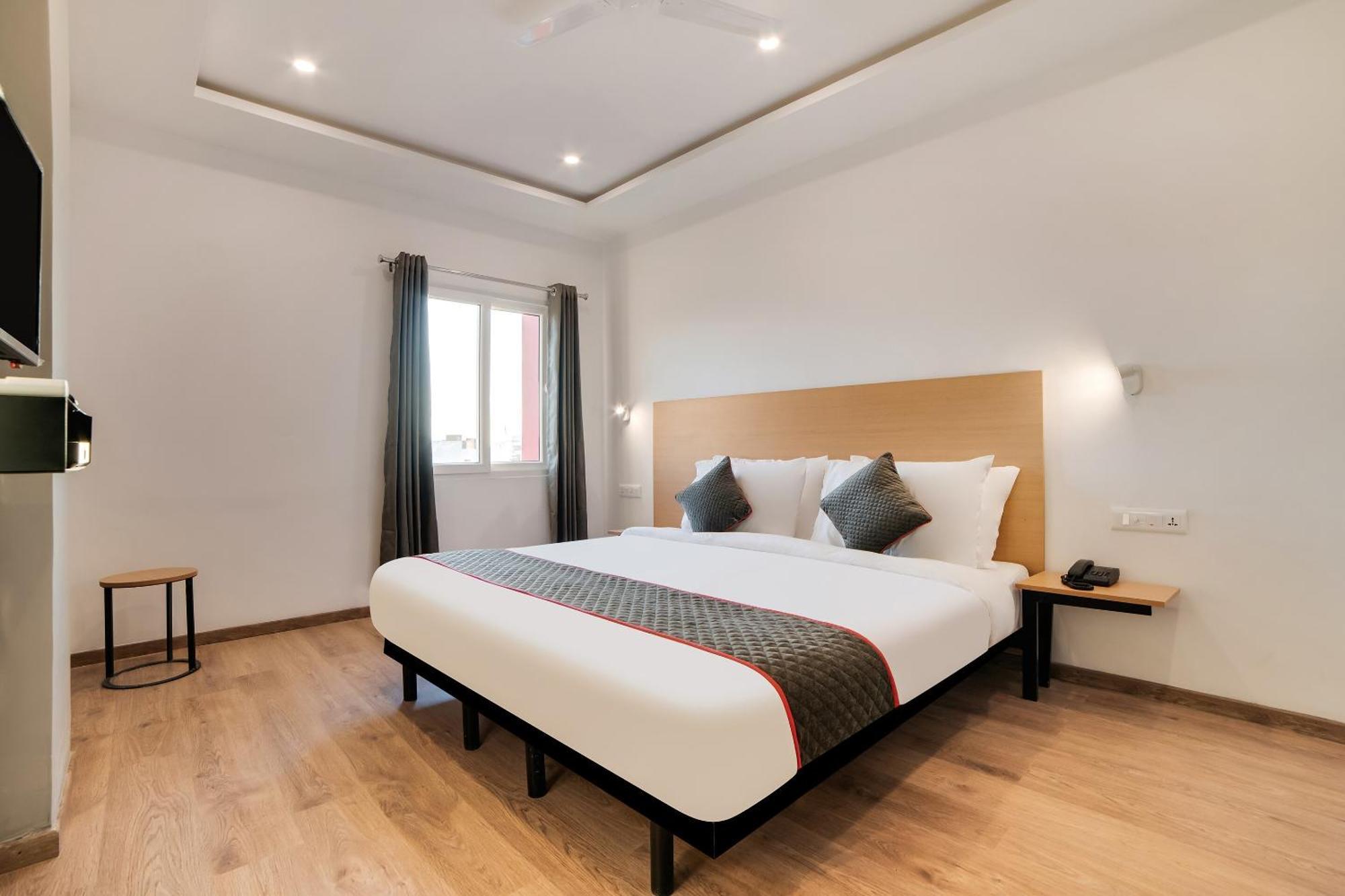 Townhouse Ss Aero Prime Hotel Shamshabad Exterior photo