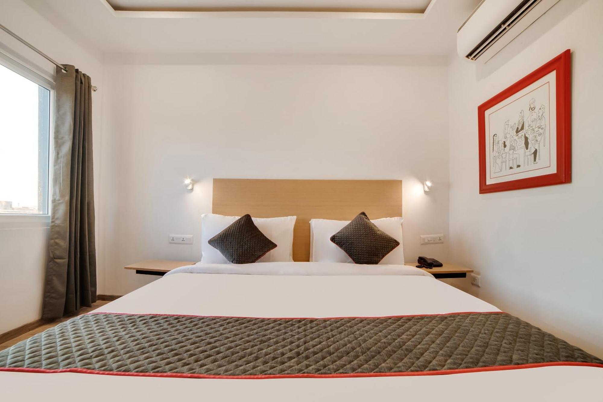 Townhouse Ss Aero Prime Hotel Shamshabad Exterior photo