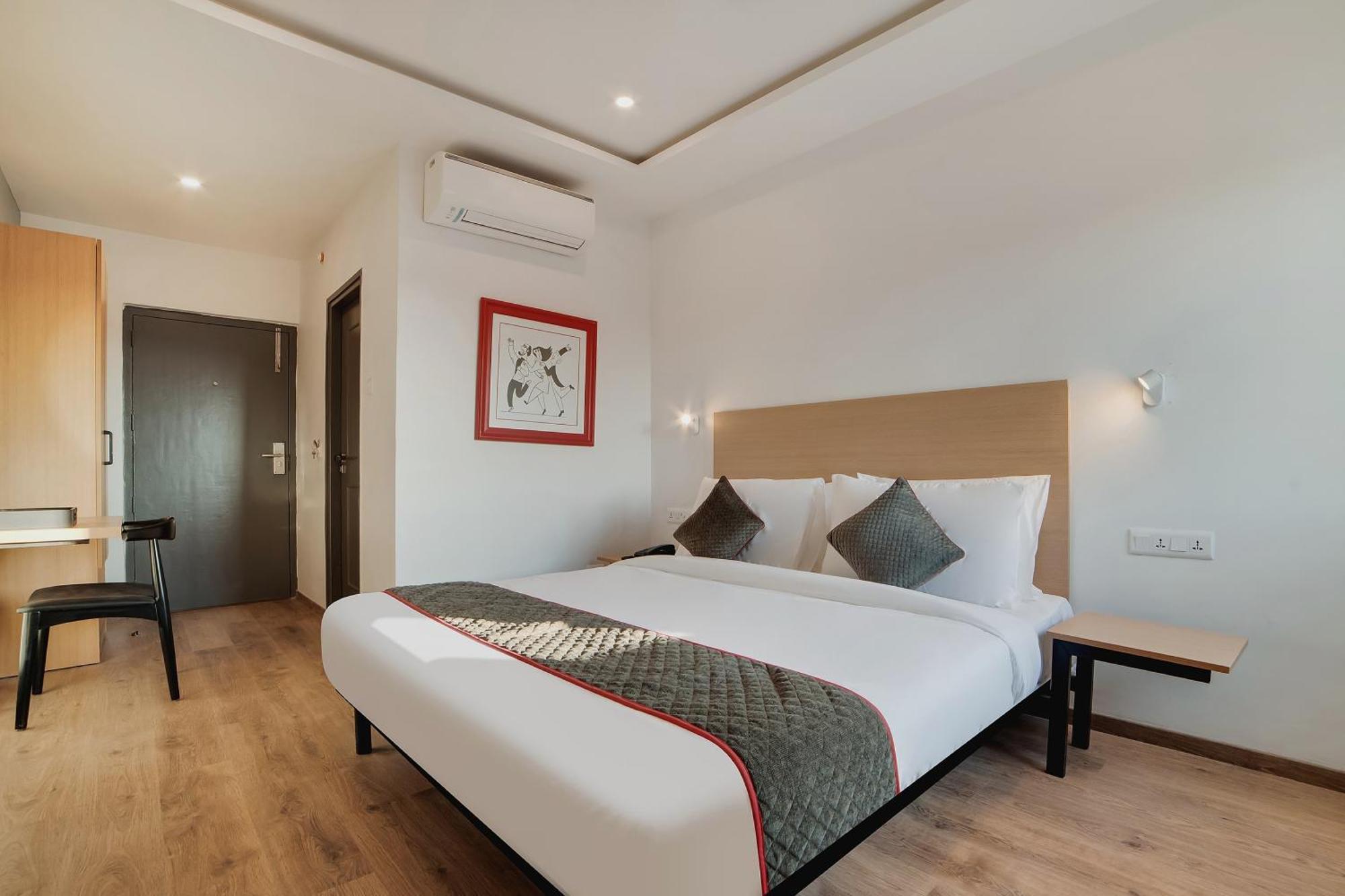 Townhouse Ss Aero Prime Hotel Shamshabad Exterior photo